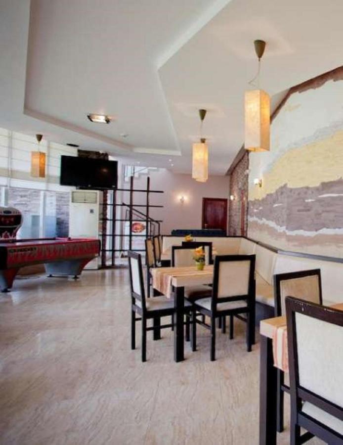 Yves 2 Bed Apart At Sun Village Sunny Beach Not Far Away From The Sea Zewnętrze zdjęcie